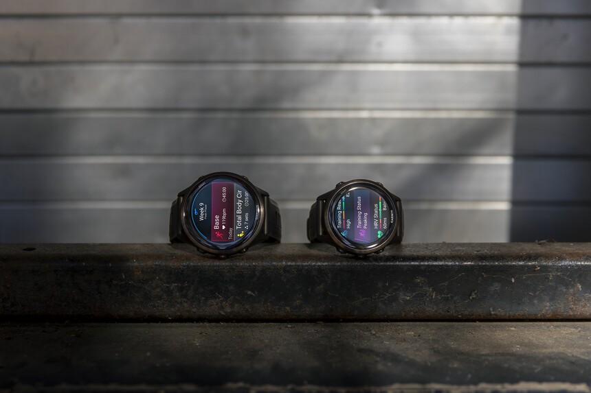 Forerunner 570 je ve dvou velikostech: 47 a 42 mm.