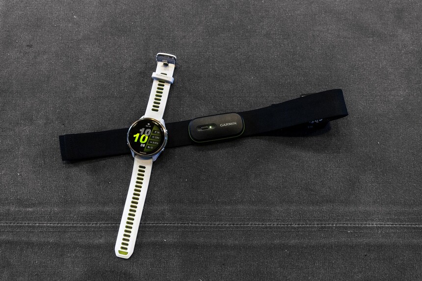 Forerunner 970 a hrudní snímač HRM-600.