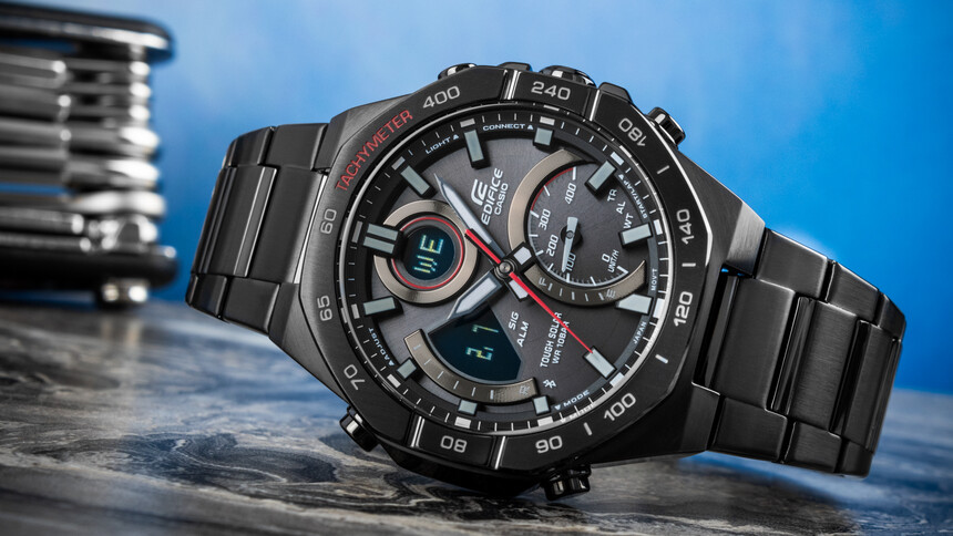 Casio Edifice ECB-950 v černém provedení.