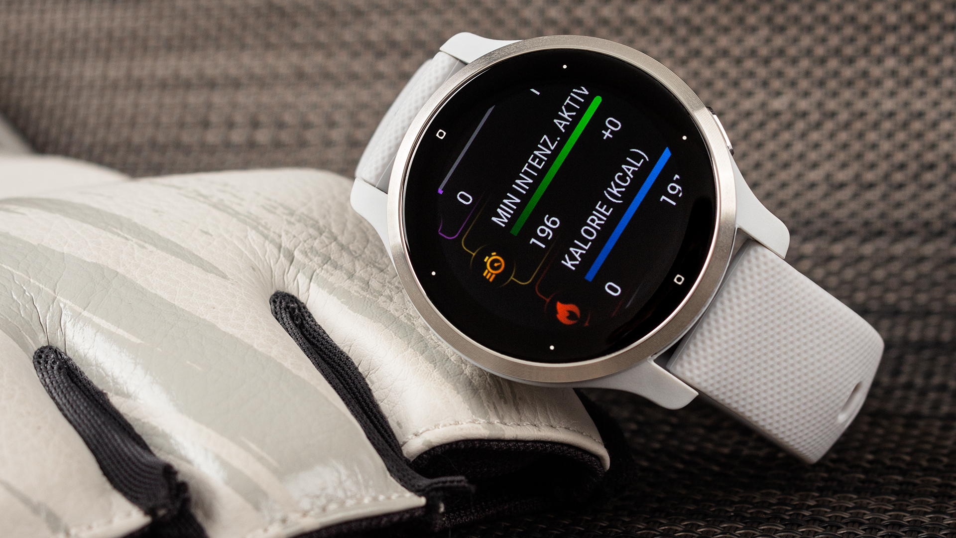 garmin venu round