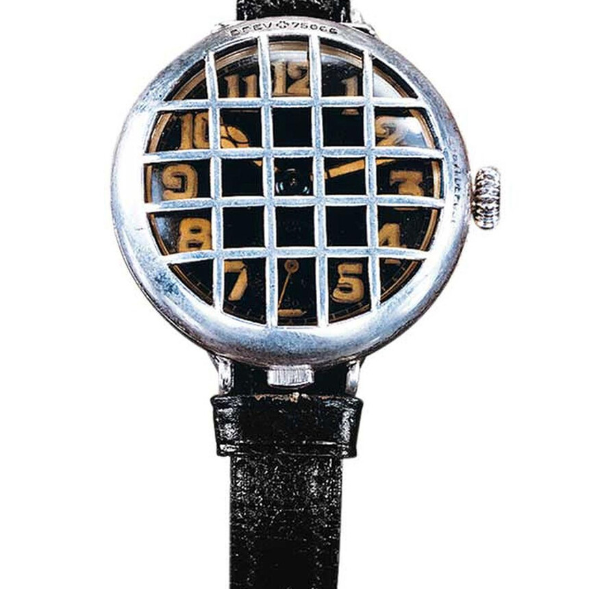 Vojenské hodinky z první světové války, opatřené kovovou mřížkou pro větší ochranu. Zdroj: https://www.thejewelleryeditor.com/