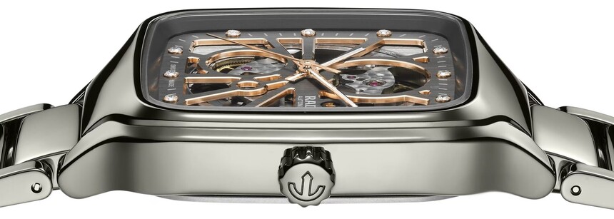 Rado True Square R27083712 v pouzdru z plasma high-tech keramiky.