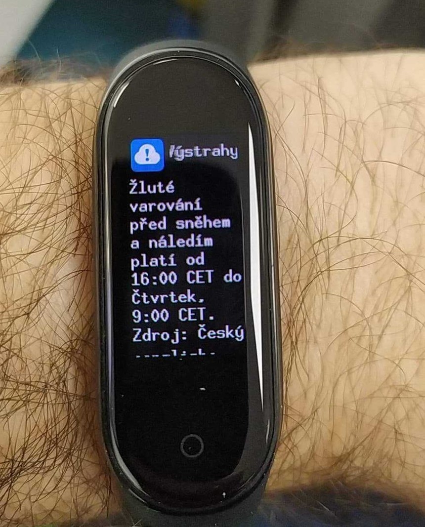 Mi Band 4 si poradí i s češtinou včetně diakritiky