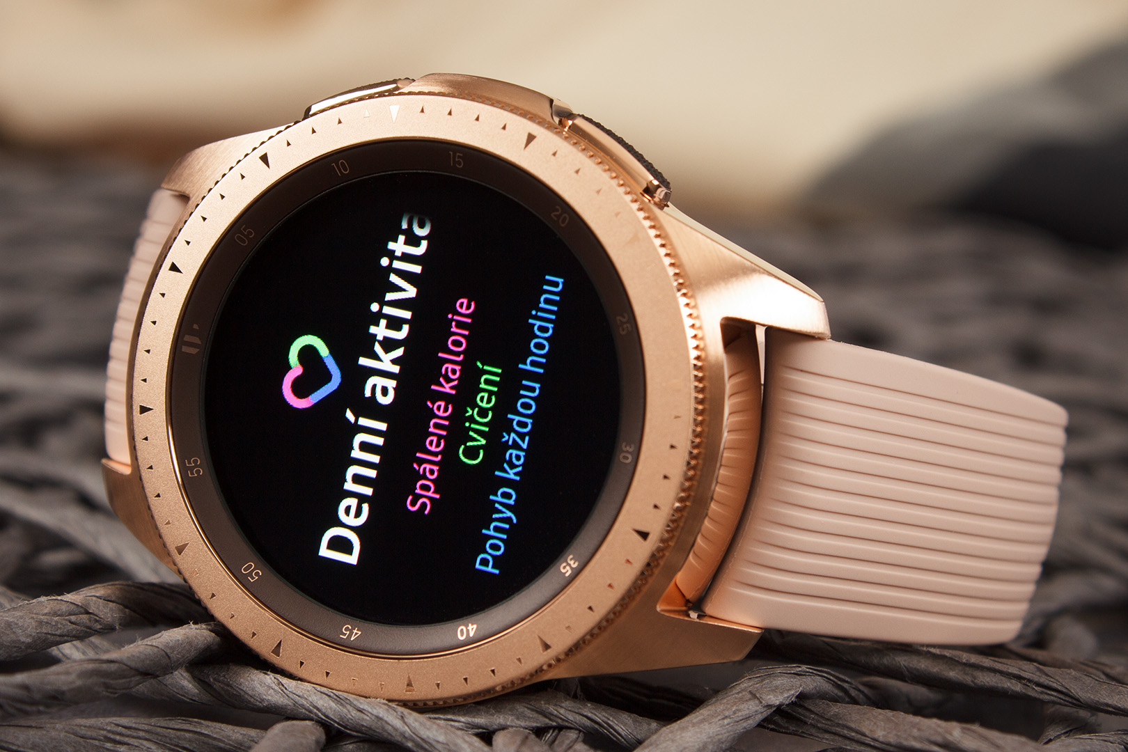 6 NEJ Dámské chytré hodinky s dávkou elegance