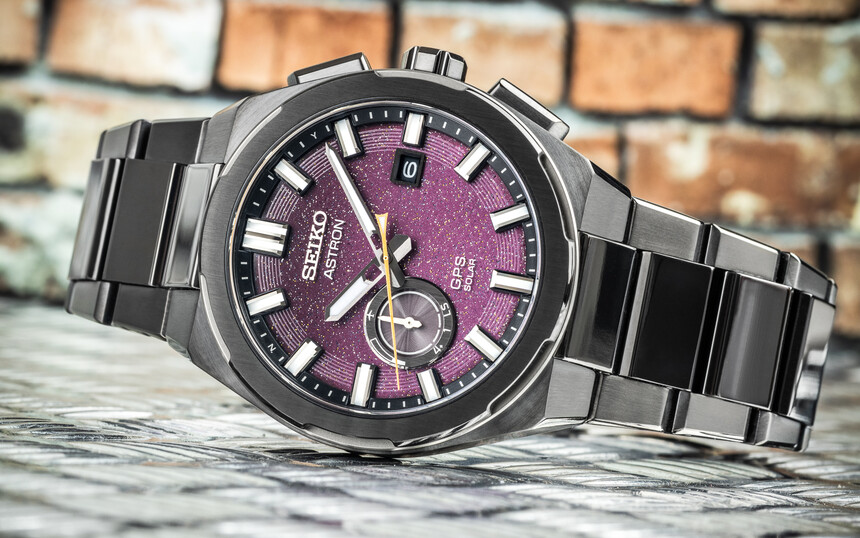 U Astronů najdete hned několik různých designů a zvláště pak limitky jsou často s unikátními číselníky. Třeba model Astron Yozakura.