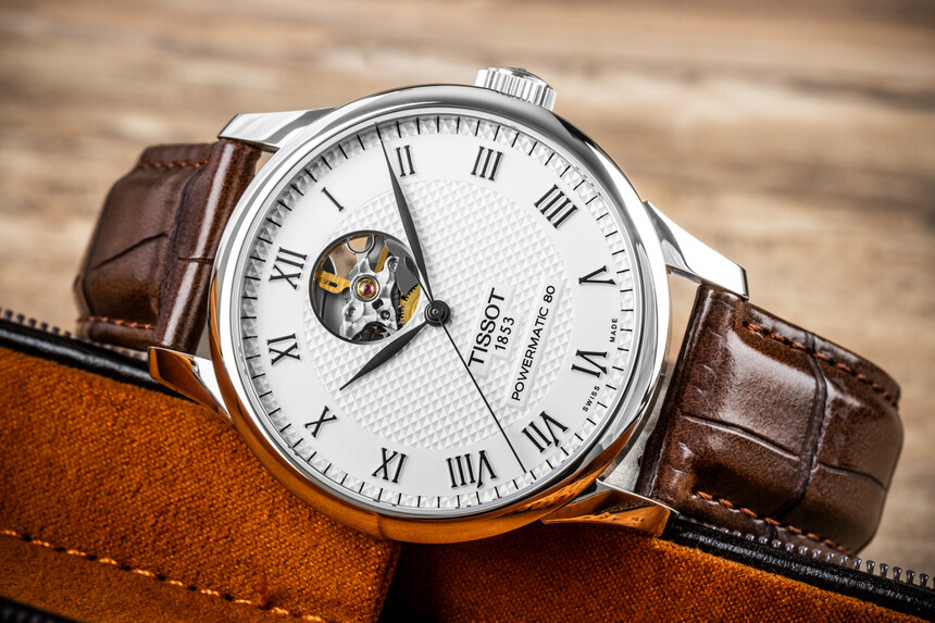 Tissot Le Locle s open heart a hnědým řemínkem.