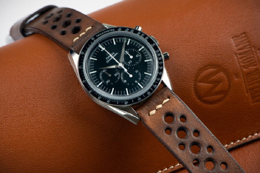Rally řemínek od Monochrome Watches na Omega Speedmaster.
