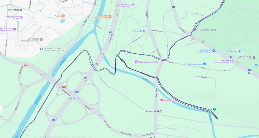 modrá (Amazfit Balance 2), fialová (Garmin Venu X1)