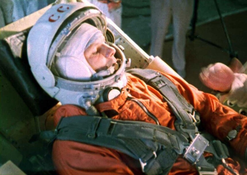 Jurij Gagarin s hodinkami Sturmanskie. Foto: rjjackson.com/images/space