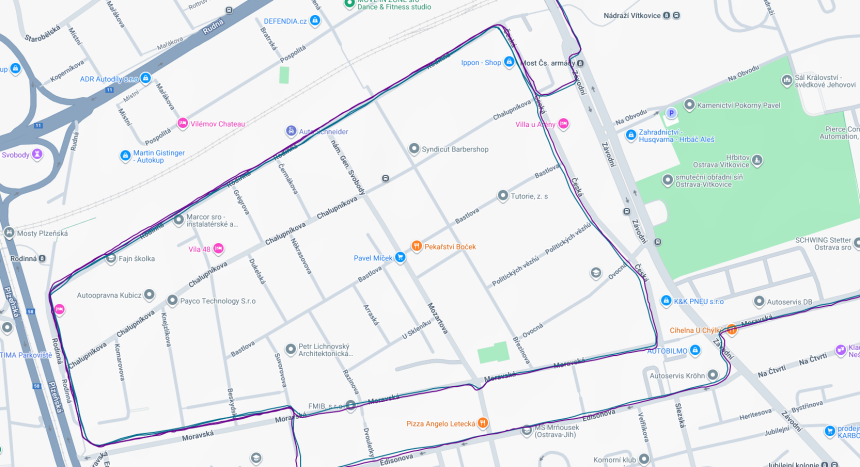 Modrá: Coros Nomad, fialová: Garmin Tactix 8