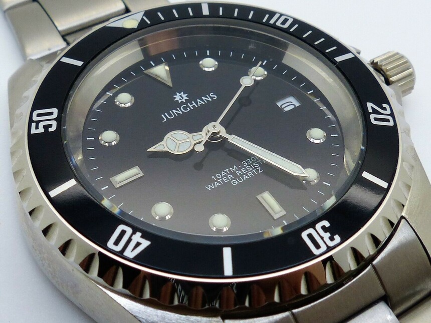 Junghans Divers 100m Ref: 31/3030.44, cca 1990. Zdroj: https://marketplace.watchcharts.com/