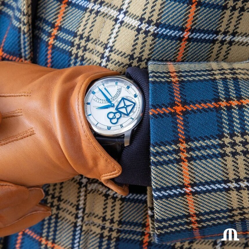 Hodinky jsou větší, ale stále v doslova únosné míře.