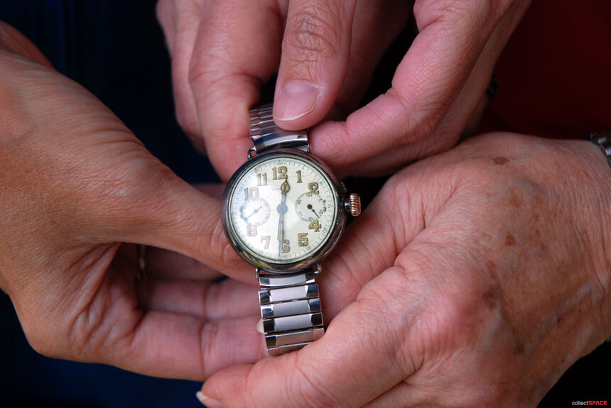 Hodinky Longines, se kterými Amelia Earhart přeletěla Atlantský oceán. Zdroj: www.applelady.ca