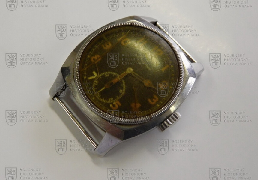 Longines Majetek z VHU Praha. Zdroj: https://www.vhu.cz/exhibit/letecke-hodinky-longines/