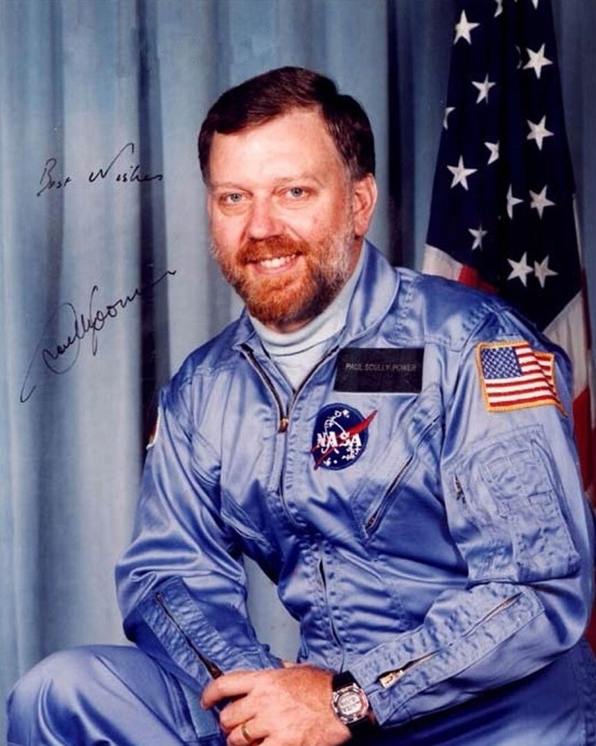 Australský astronaut Paul Desmond Scully-Power a jeho Seiko Rotocall.