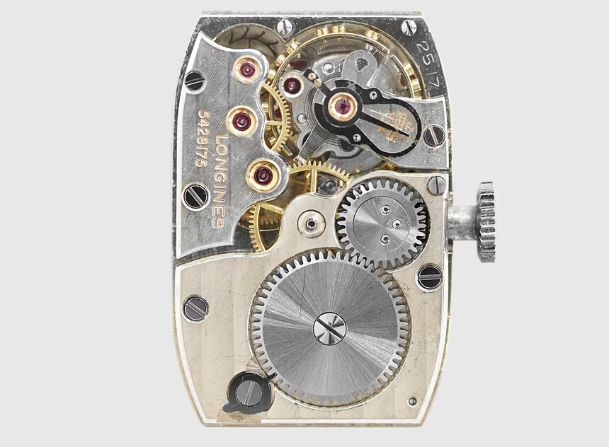 Longines caliber 28.17 patřil mezi spolehlivou volbu v hranatých hodinkách 30. let minulého století. Zdroj: Longines