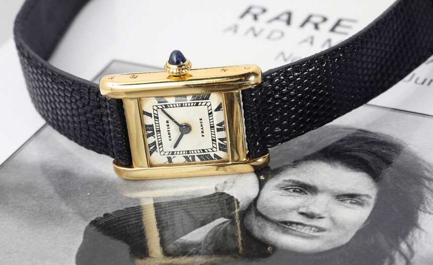 Jackie kennedy byla často focena s Cartier Tank.