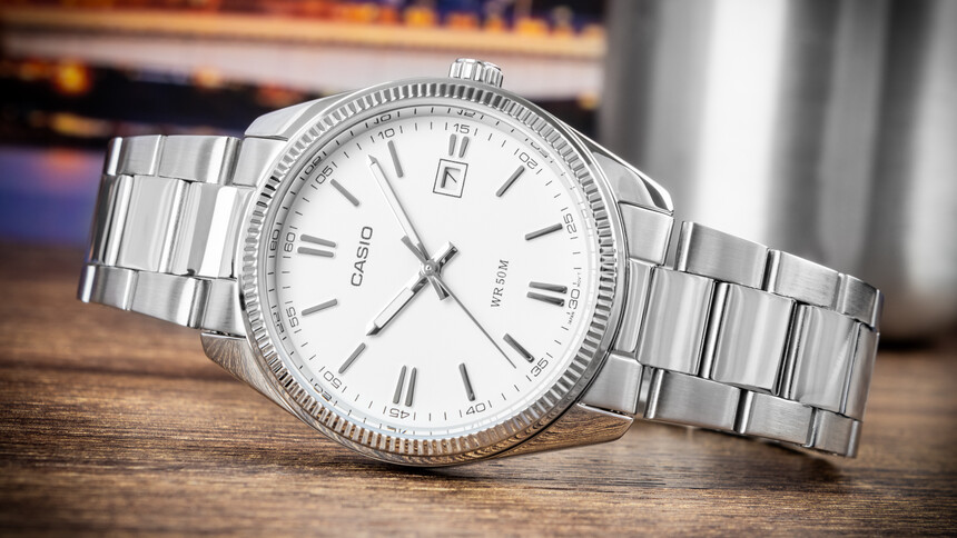 Barvy jako bílá, černá, modrá půjdou takřka ke všemu a jsou tak nejuniverzálnější.