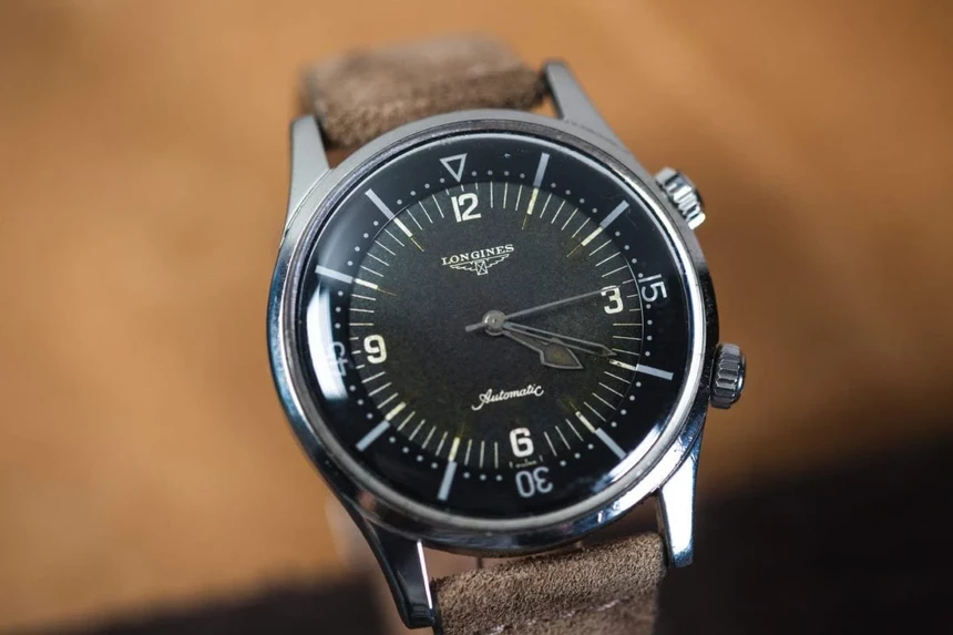 Longines Legend Diver 7042. Zdroj: https://monochrome-watches.com/