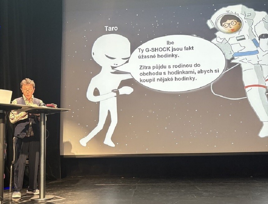 Kikuo Ibe vtipkuje o svém mimozemském kamarádovi Taro.