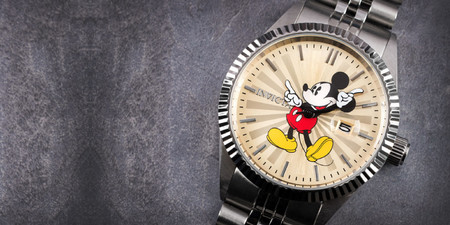 Fotogalerie hodinek Invicta Disney s Mickey Mousem – Houf ikonických myšáků