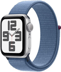 Apple Watch SE (2023) GPS 40mm stříbrné hliníkové pouzdro s ledově modrým provlékacím sportovním řemínkem