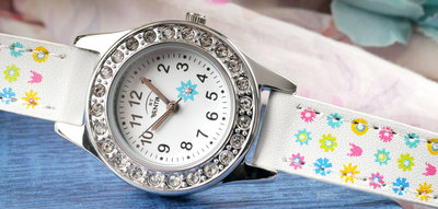 Bentime 002-9BB-1388J (motiv květiny)