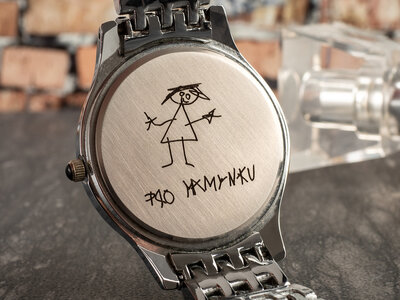 Gravírování hodinek