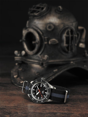 Certina DS PH200M Automatic Powermatic 80 C036.407.16.050.00 (+ náhradní řemínek)