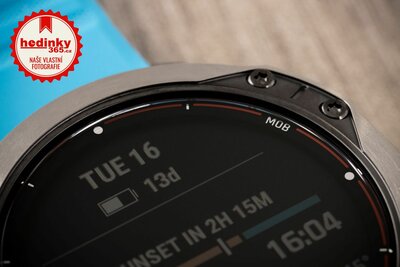 Garmin Quatix 6 PRO Sapphire Titanium/Titanium Band (+ náhradní řemínek)