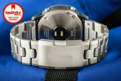Garmin Quatix 6X PRO Solar Titanium/Titanium Band (+ náhradní řemínek)