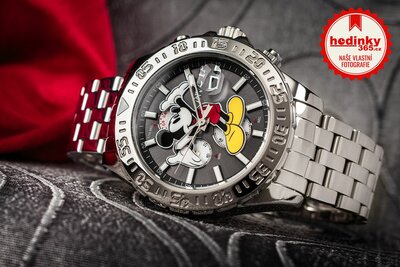 Invicta Disney Quartz Chronograph 27374 Mickey Mouse Limited Edition 3000pcs