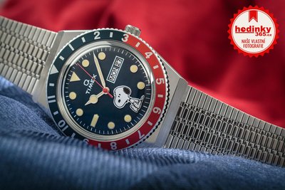 Timex Q Timex Reissue TW2U71300 Peanuts 70th Anniversary Snoopy