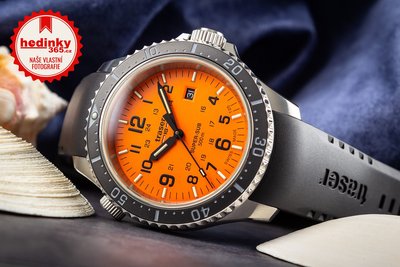 Traser P67 SuperSub Orange na pryžovém řemenu
