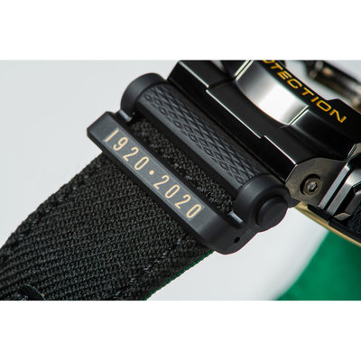 Casio G-Shock Original GM-110NE-1AER New Era 100th Anniversary Collaboration Model Limited Edition (+ náhradní řemínek)