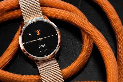 Garmin Vívomove 3 Luxe, 18K RoseGold/Milanese Band (Premium)