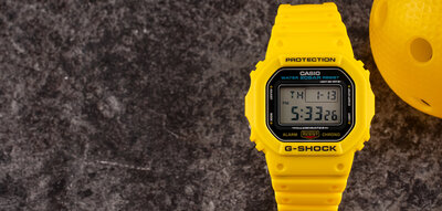 Casio G-Shock Original DWE-5600R-9ER Carbon Core Guard (+ 2x náhradní řemínek a luneta) (rozbalené)
