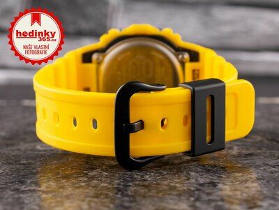 Casio G-Shock Original DWE-5600R-9ER Carbon Core Guard (+ 2x náhradní řemínek a luneta) (rozbalené)