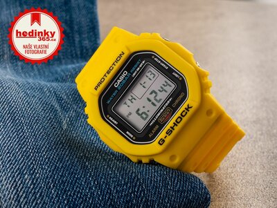 Casio G-Shock Original DWE-5600R-9ER Carbon Core Guard (+ 2x náhradní řemínek a luneta) (rozbalené)