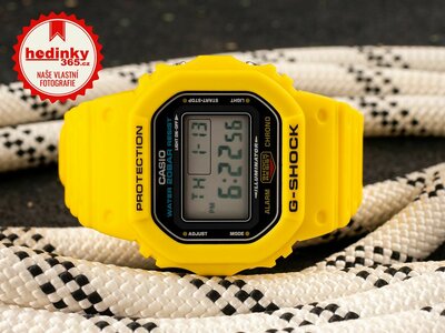 Casio G-Shock Original DWE-5600R-9ER Carbon Core Guard (+ 2x náhradní řemínek a luneta) (rozbalené)