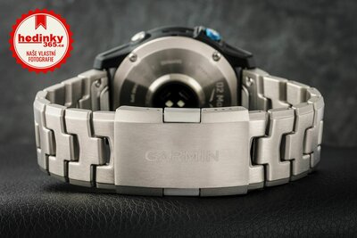 Garmin D2 Mach 1, Vented Titanium Bracelet (+ náhradní řemínek)