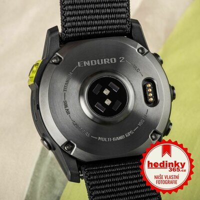 Garmin Enduro 2 Carbon Gray DLC Titanium / Black UltraFit Nylon Strap (+ náhradní řemínek)