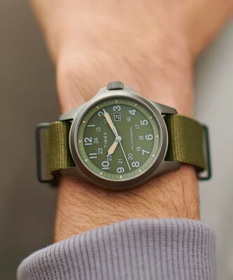 Timex Expedition TW2V03700QY