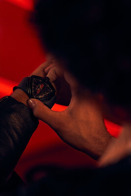 Hamilton Ventura XXL Bright Quartz H24604330