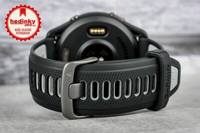 Garmin Forerunner 265 Black / Powder Gray (II. Jakost)