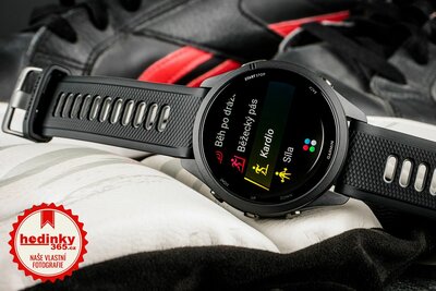 Garmin Forerunner 265 Black / Powder Gray (II. Jakost)