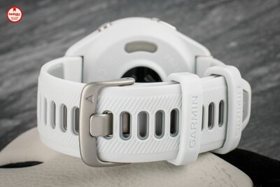 Garmin Forerunner 965 Whitestone / Powder Gray (II. Jakost)