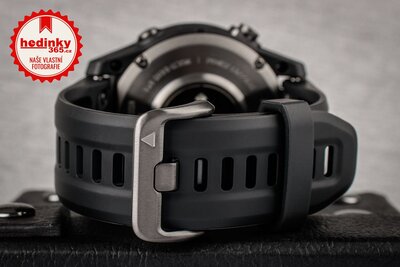 Garmin Fenix 7S Pro Sapphire Solar Gray DLC Titanium / Black Silicone Band