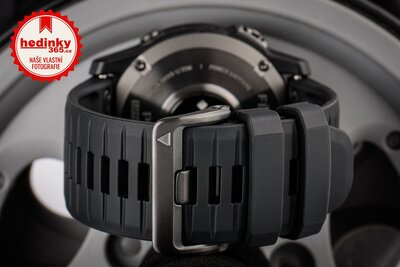 Garmin Fenix 7X Pro Sapphire Solar Gray DLC Titanium / Black Silicone Band