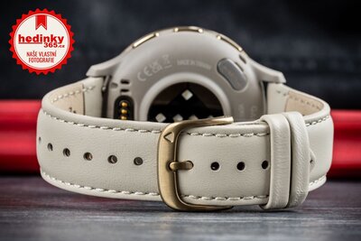 Garmin Venu 3S Cream Gold / French Gray, Sand Leather Band (Premium) (+ náhradní silkonový řemínek)